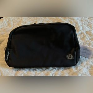 Lululemon Everywhere Belt Bag